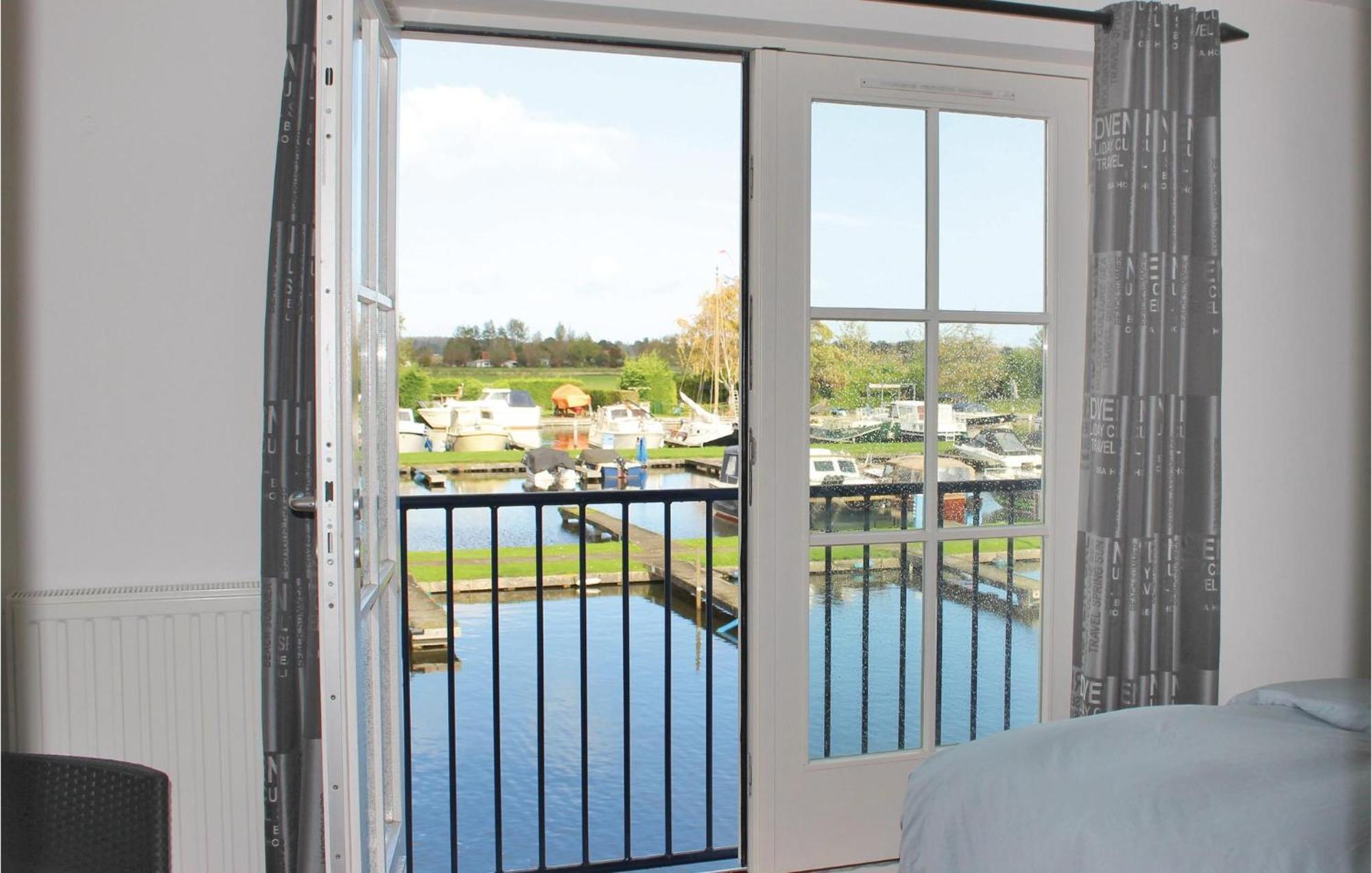 Beautiful Home In Breukelen With Wifi Luaran gambar