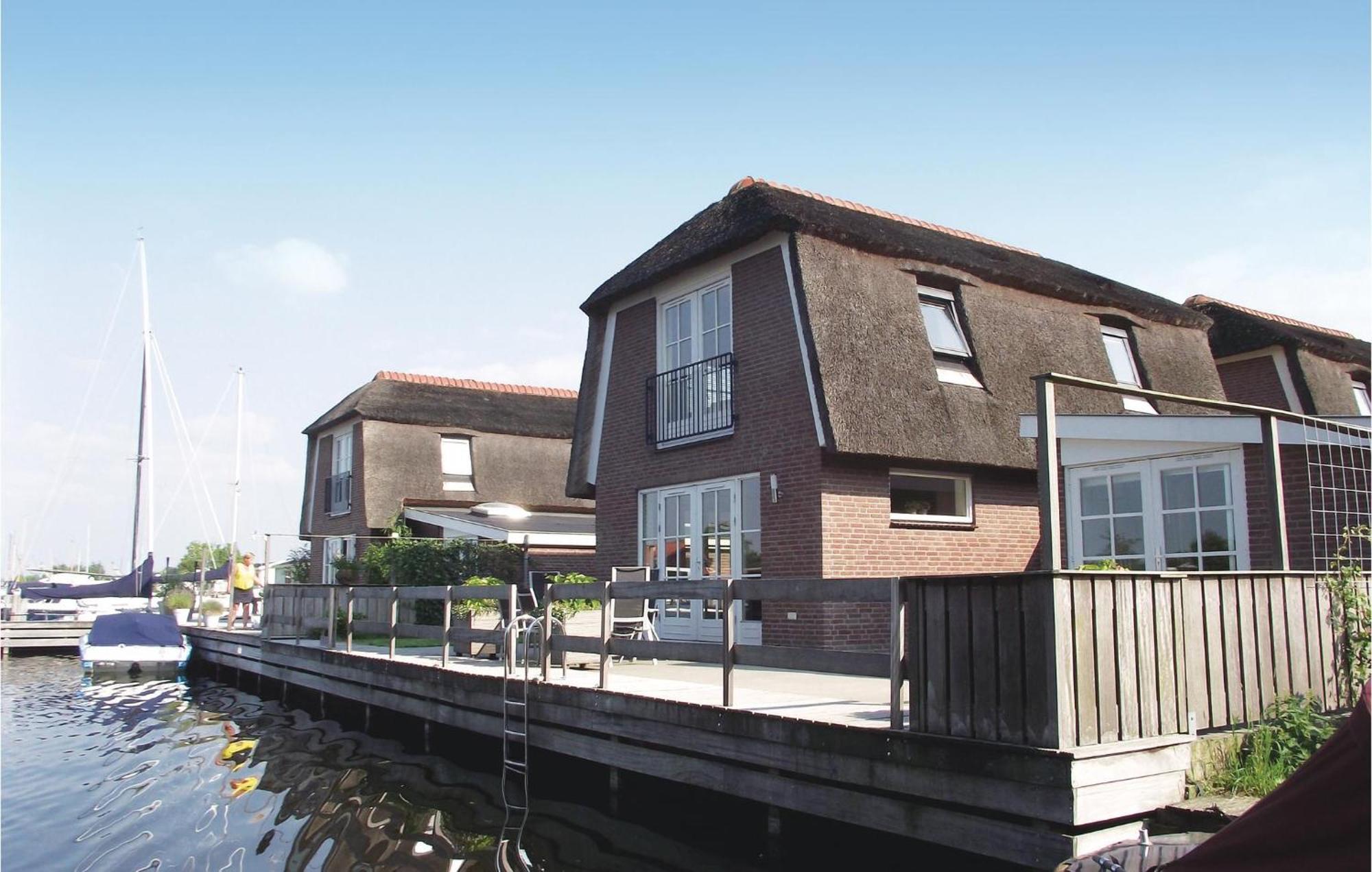 Beautiful Home In Breukelen With Wifi Luaran gambar